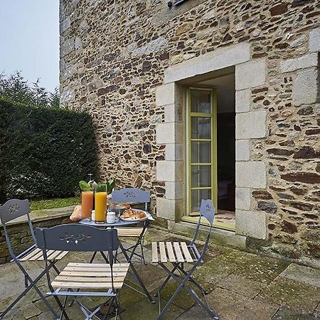 Gite La Terrasse - Manoir Le Plessix Madeuc Corseul المظهر الخارجي الصورة